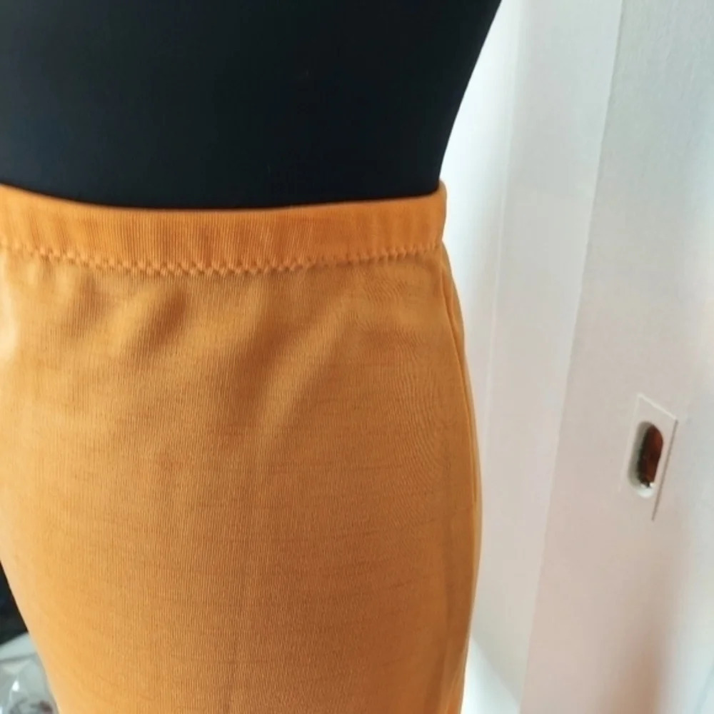 Vintage 60s 70s Ceeb Orange Knit Vest Skirt Set with sunshine yellow‎ buttons - Picture 11 of 14
